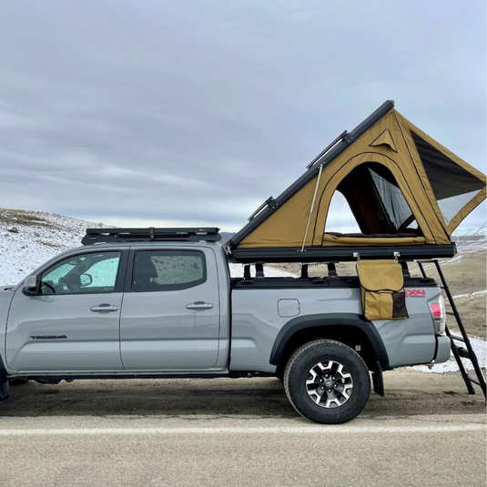 Quick setup roof tent for off-road adventures
