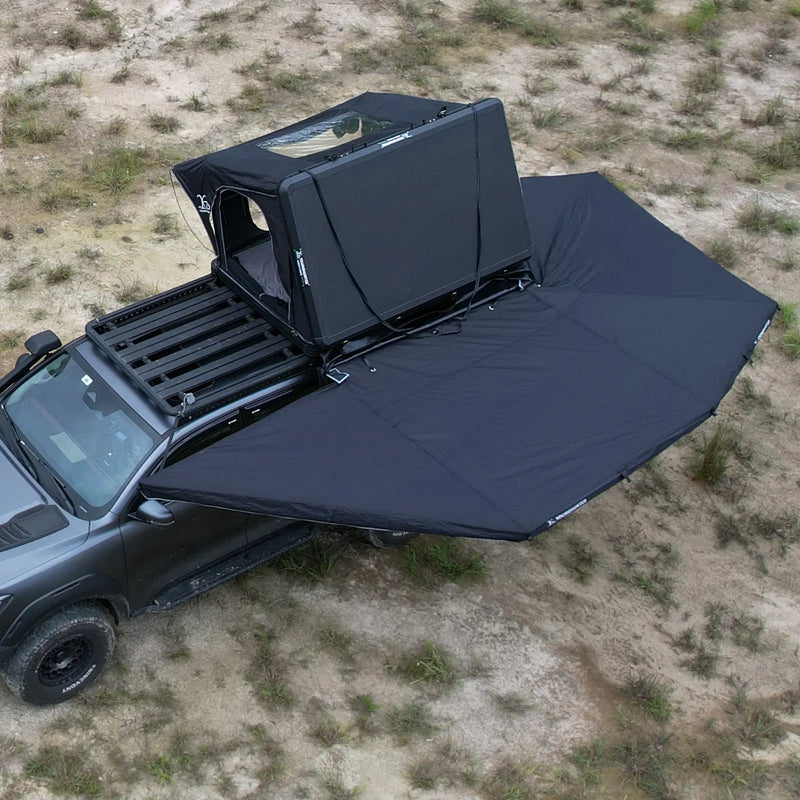 Chargez l'image dans la visionneuse de la galerie, An image of a   Younghunter Glamping Free Standing 360 Degree Large Foxwing SUV Roof Tent Car Side Awning With Light