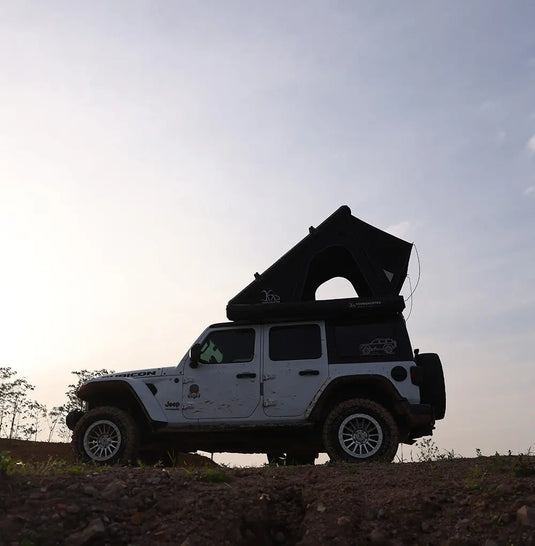 Customer-purchase-younghunter-triangle-shape-car-roof-tent-use-share