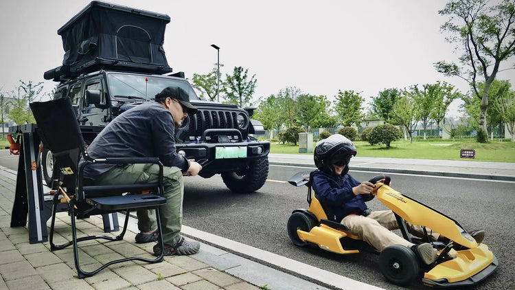 SUV-wrangler-Pop-up-Straight-Roof-top-tent-outside 