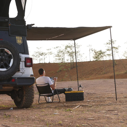 An image of a   2m 4WD Overland Aluminum Case Car Side Retractable Awning