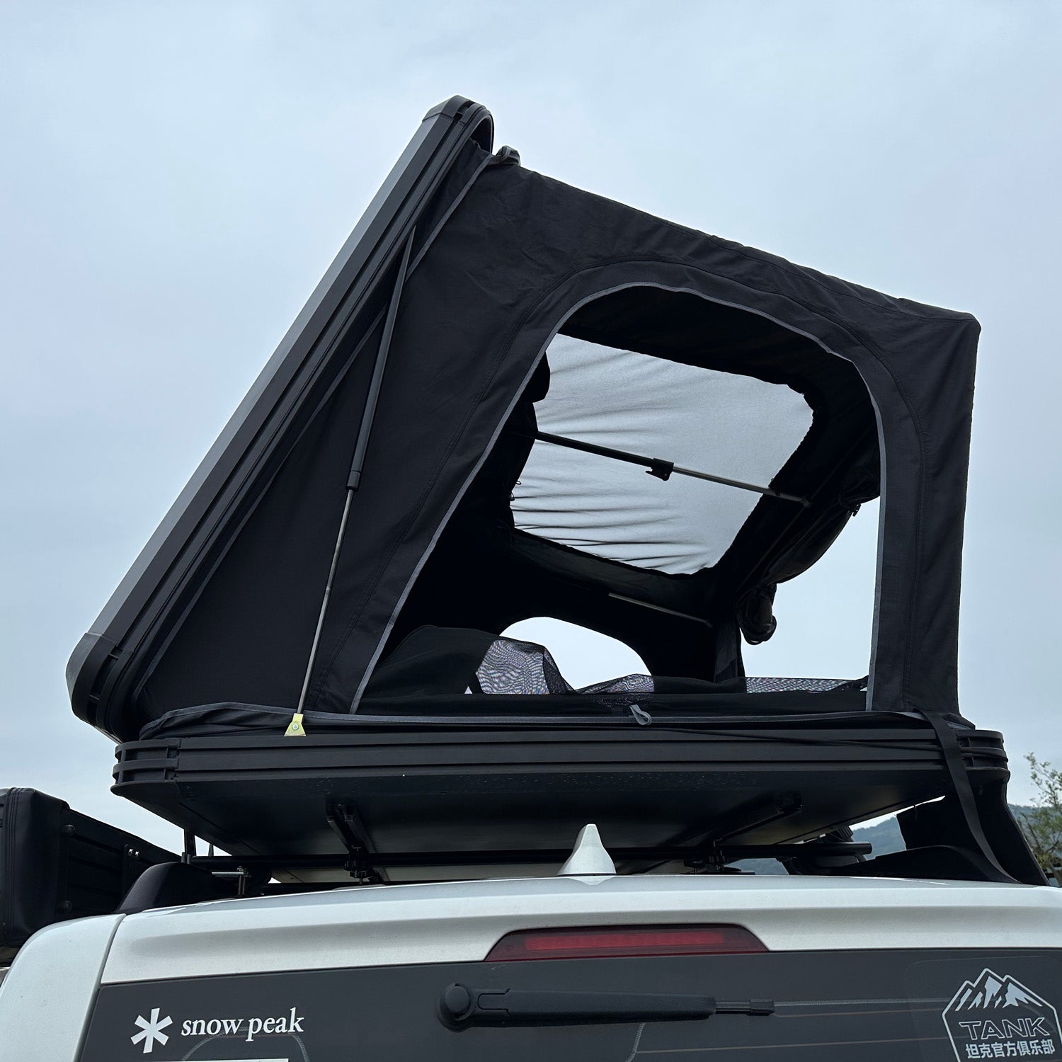 Car Rooftop Camper Overland 4WD SUV Aluminum Rollover Hard Shell Roof ...
