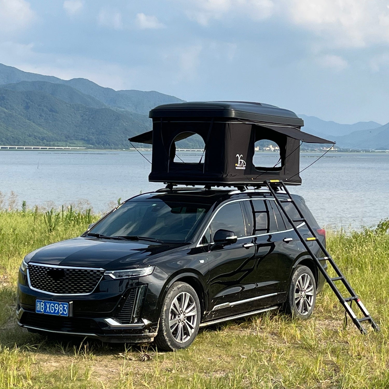 Camping SUV Rooftop Aluminum Hard Shell Car Roof Tent – Younghunter